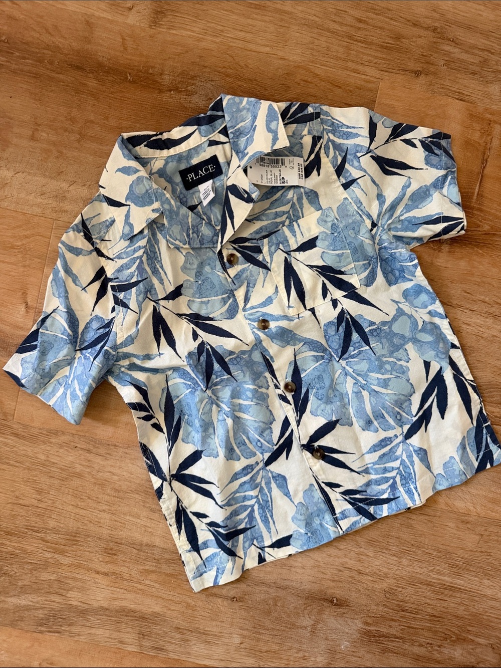 *NWT* Children’s Place Boys Blue and Navy Floral Button-Down Shirt Size S 5-6